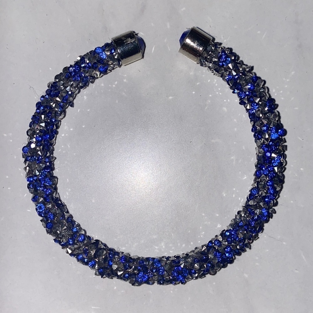 Set of two cuff bracelets beaded sparkly 1 blac 1 blue/silver one size fits all‌ - Picture 4 of 7